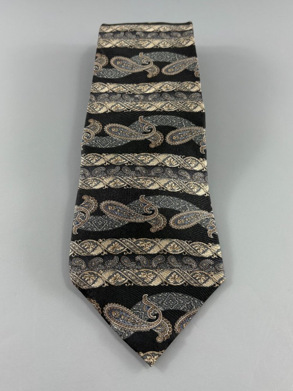Vintage Cambridge Classics Black / Beige Paisley / Geo Men's Tie 4" x 60"